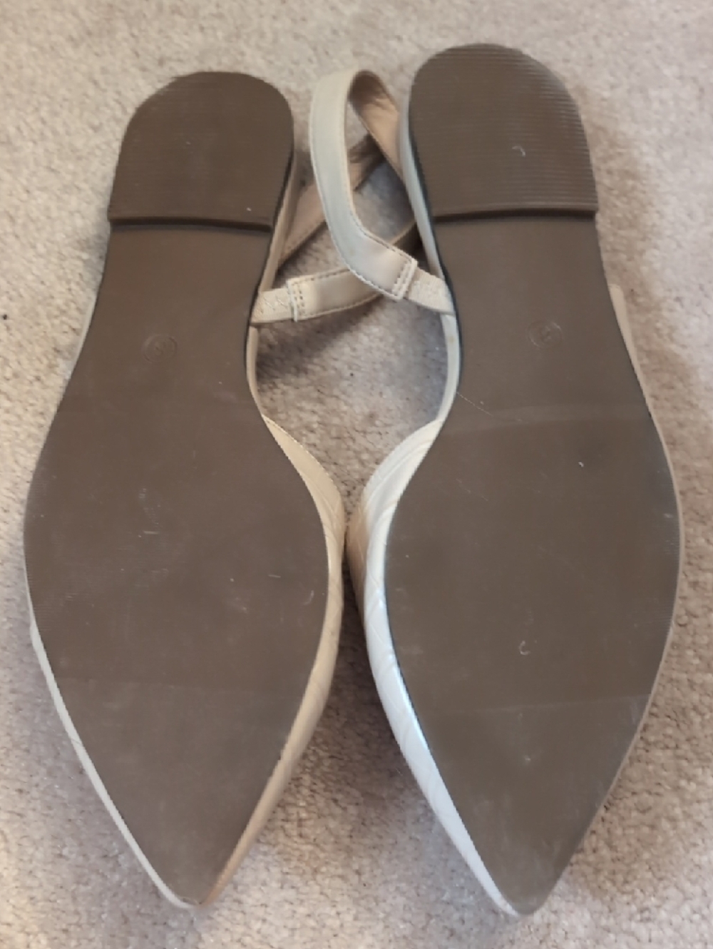 Pointed Slingback Flats in Light Beige - Picture 4 of 5